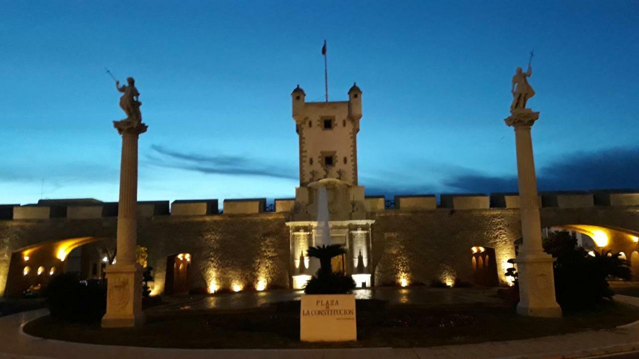 El Rincon Del Tio De La Tiza Apartman Cádiz Kültér fotó